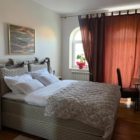 Апартаменты Diplomat Haven Sremska Kamenica