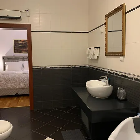 Апартаменты Diplomat Haven *