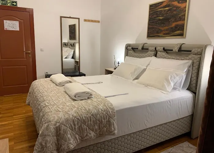 Diplomat Haven アパート Sremska Kamenica